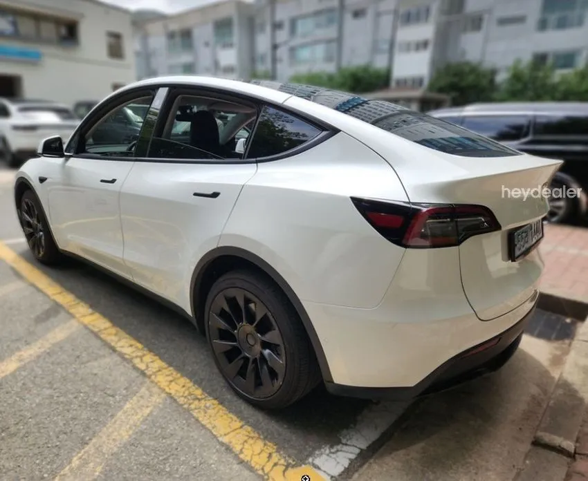 Tesla Model Y — фото 4