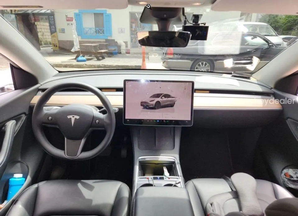 Tesla Model Y — фото 7