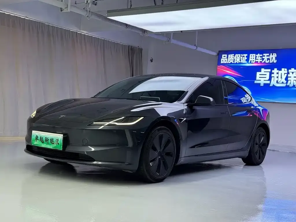 Tesla Model 3 — фото 1