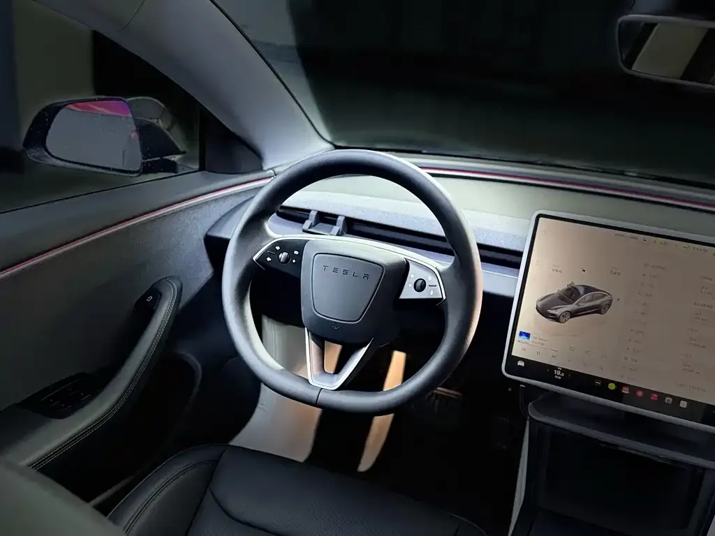 Tesla Model 3 — фото 2
