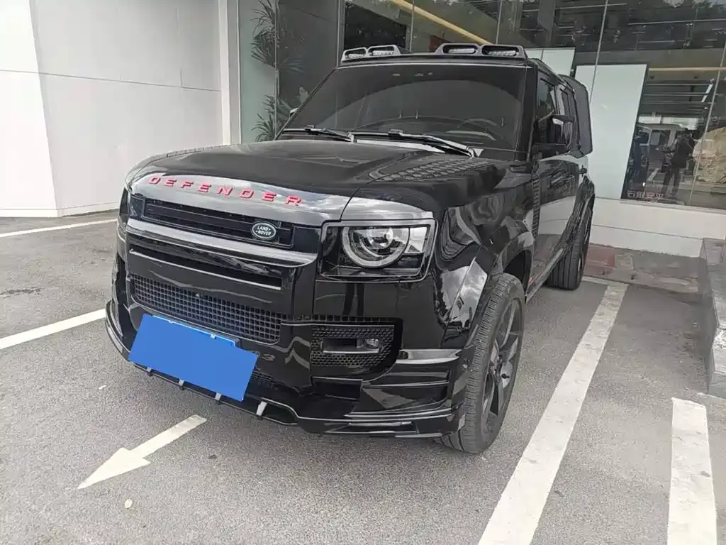 Land Rover Defender — фото 1