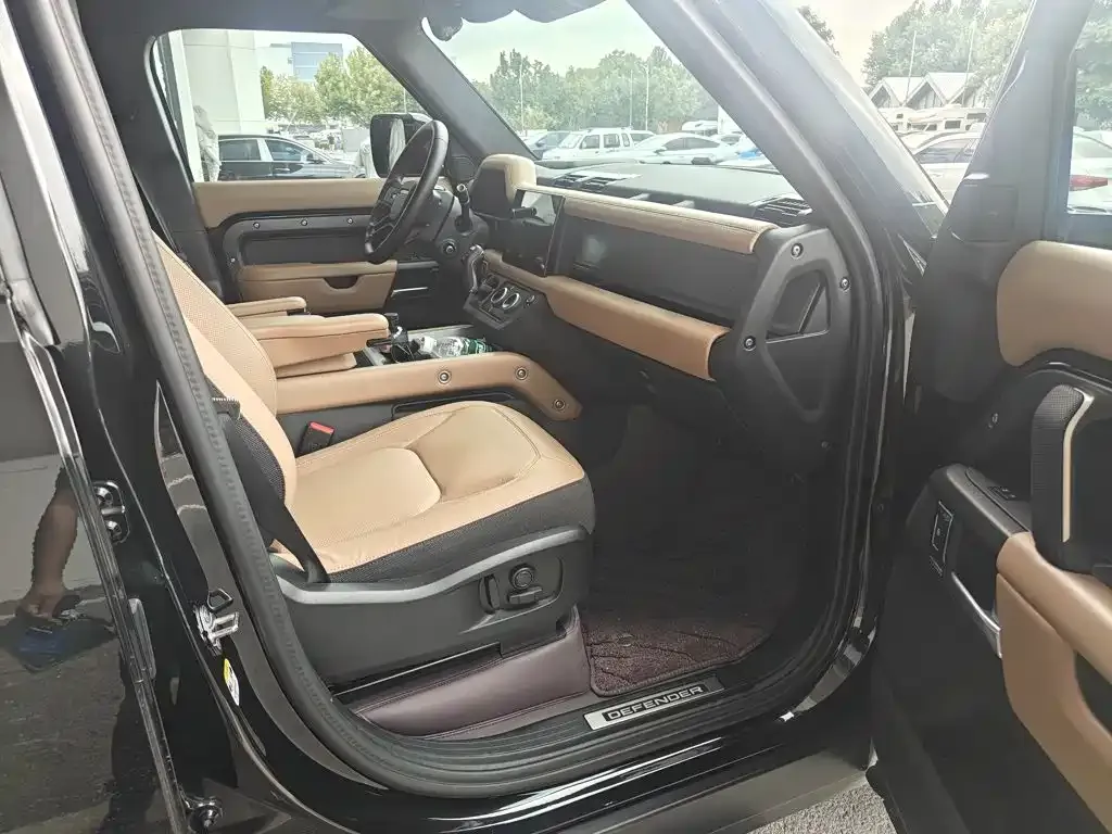 Land Rover Defender — фото 10