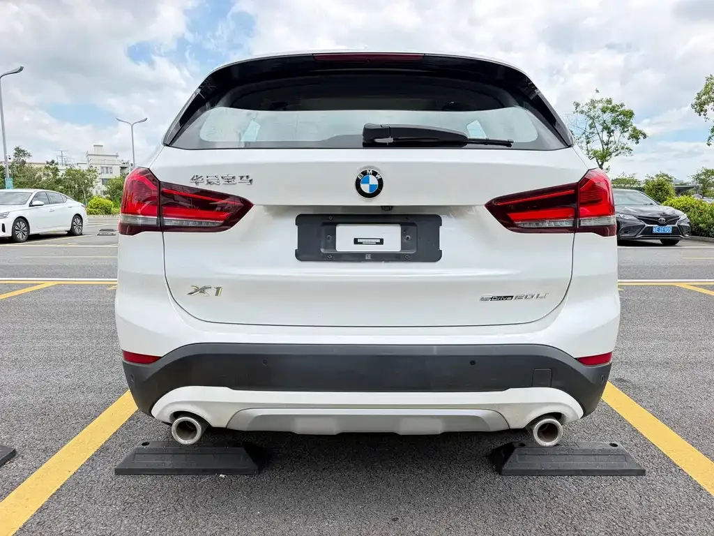 BMW X1 — фото 10