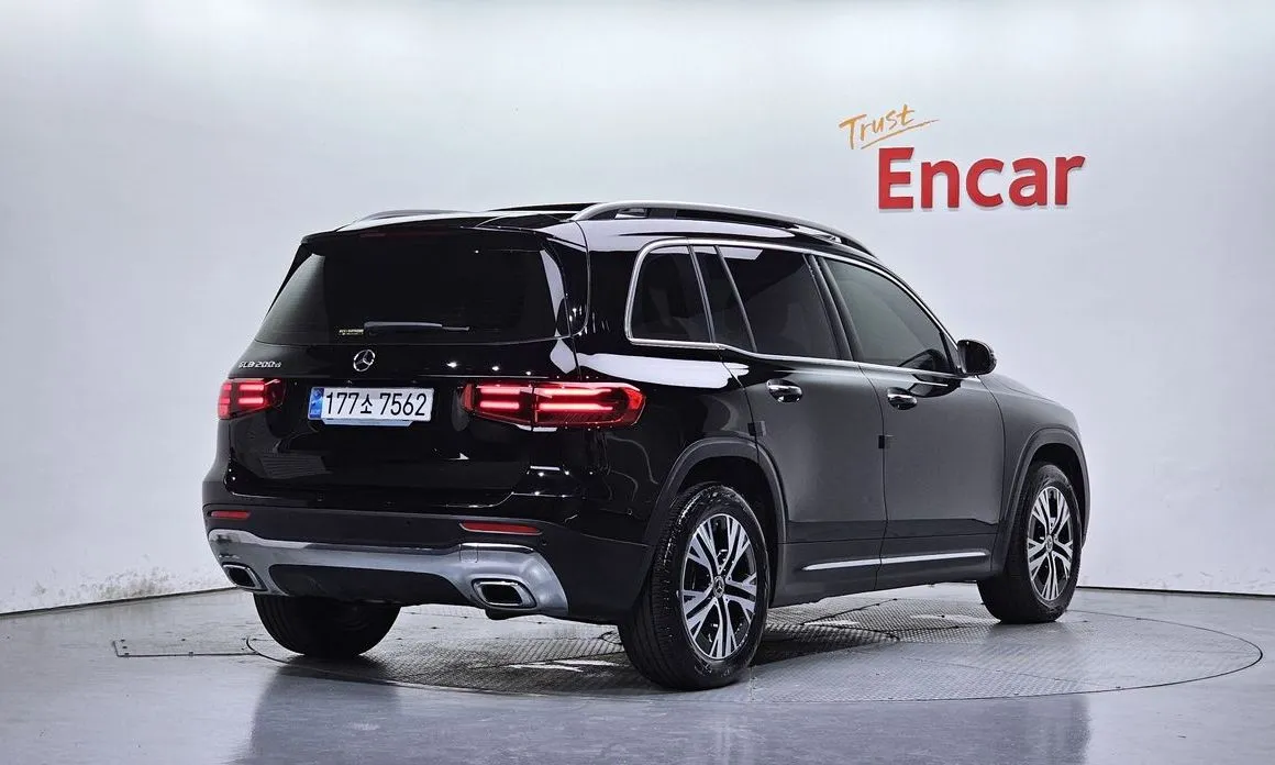 Mercedes-Benz GLB-Class — фото 10