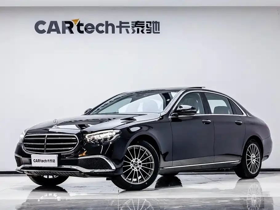 Mercedes-Benz E-Class — фото 1