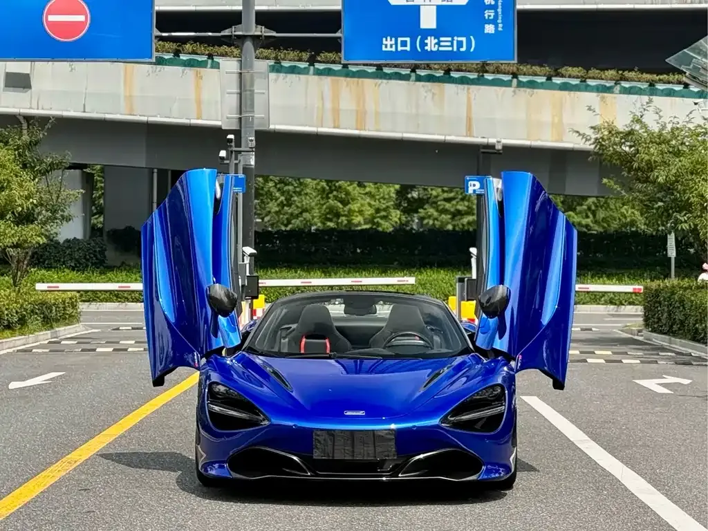 McLaren 720S — фото 1