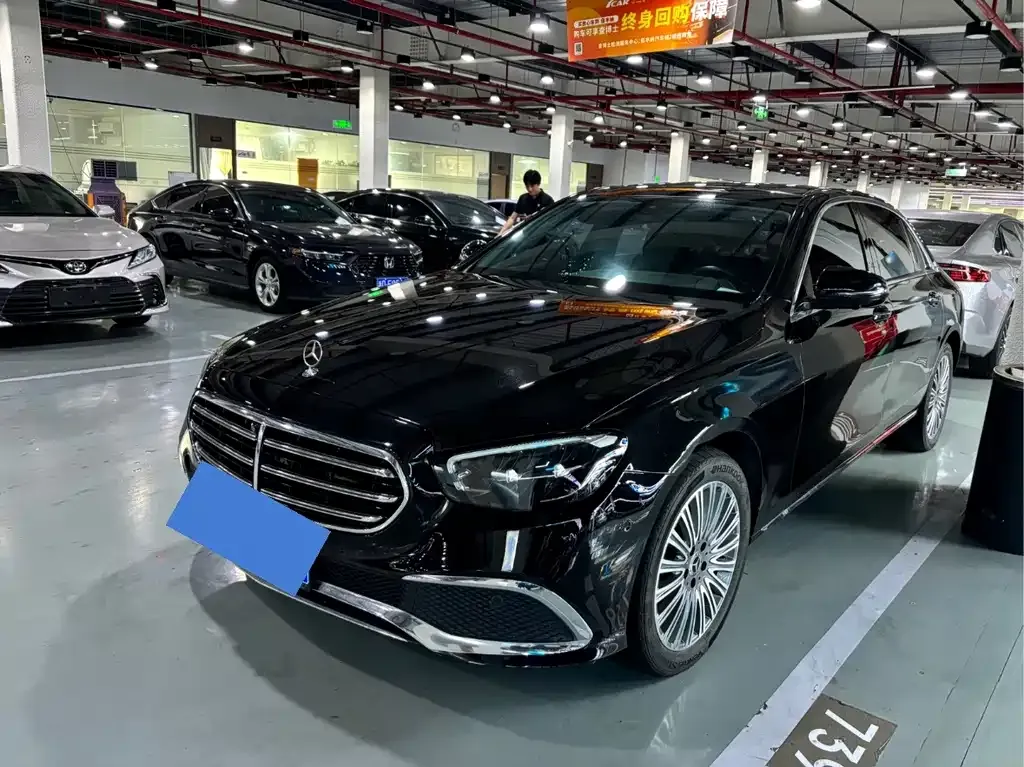Mercedes-Benz E-Class — фото 1