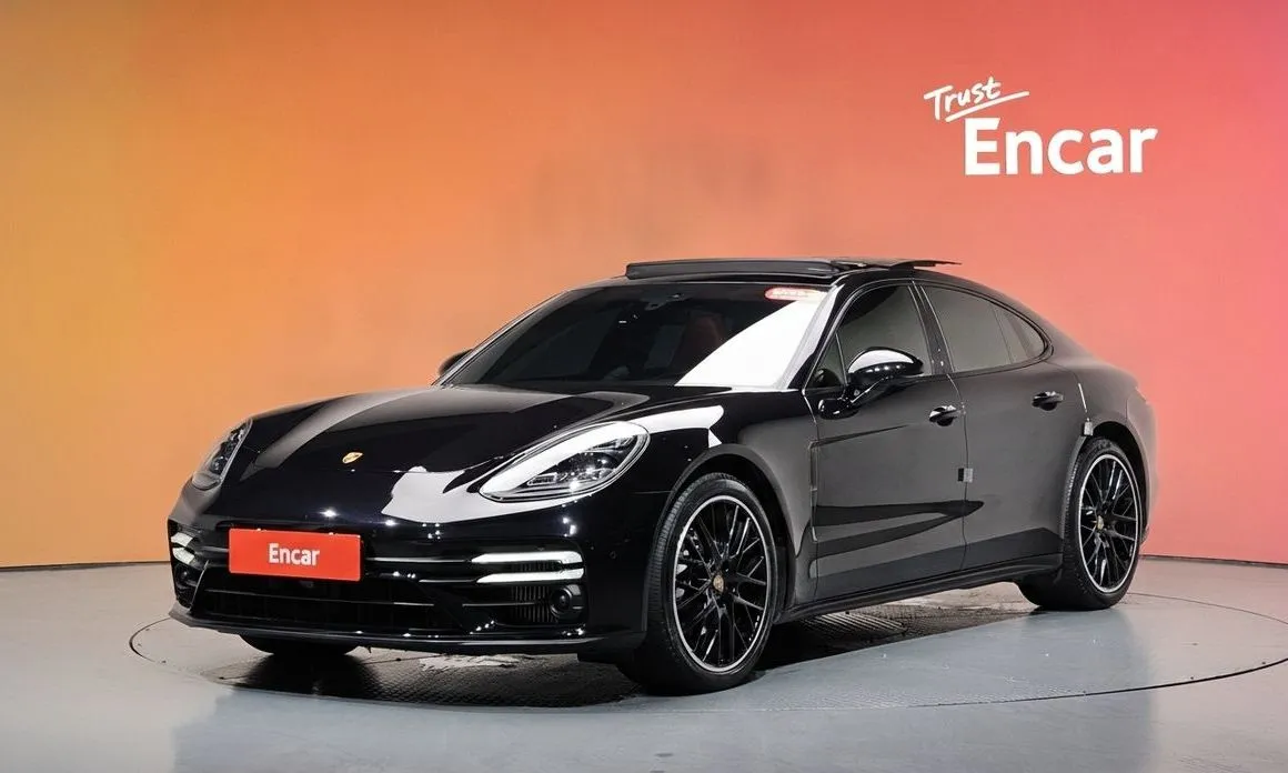Porsche Panamera — фото 1
