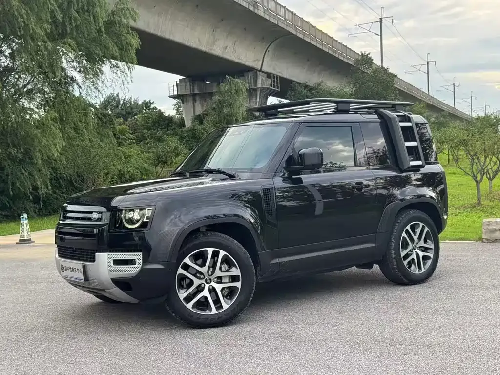 Land Rover Defender — фото 1