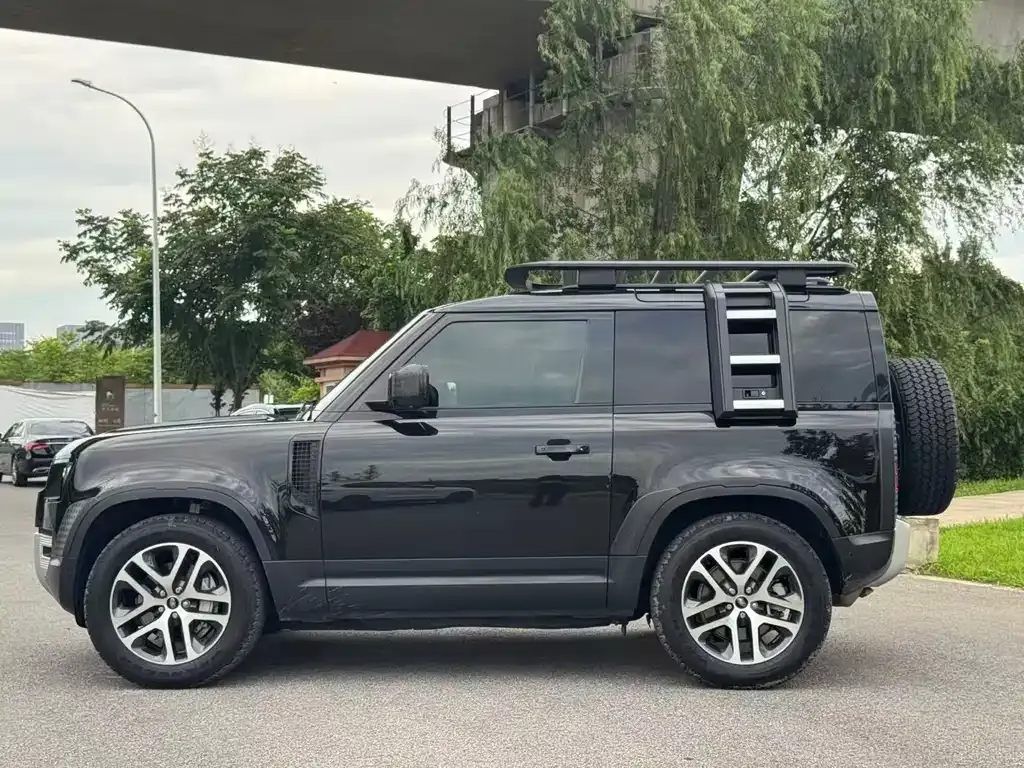 Land Rover Defender — фото 10