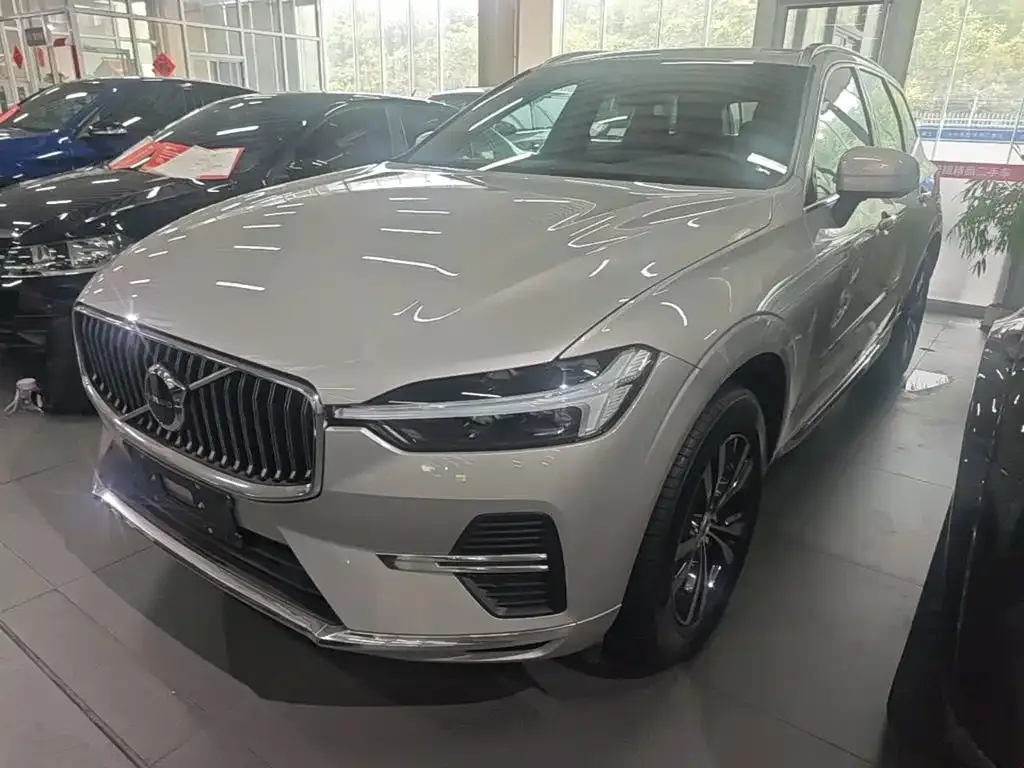 Volvo XC60 — фото 8