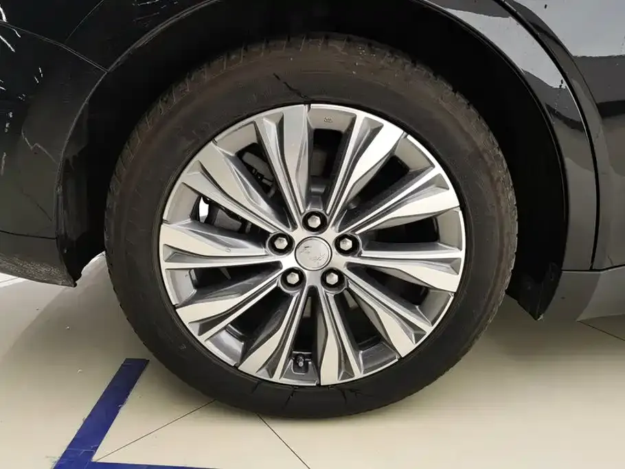 Hongqi E-QM5 — фото 3