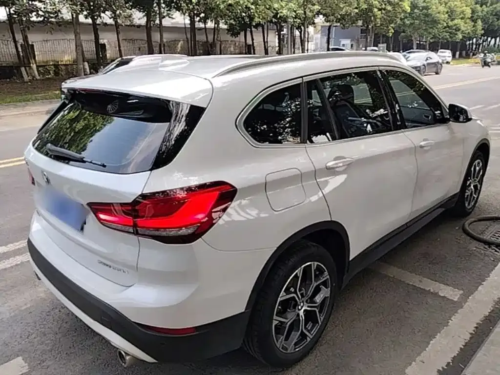 BMW X1 — фото 7