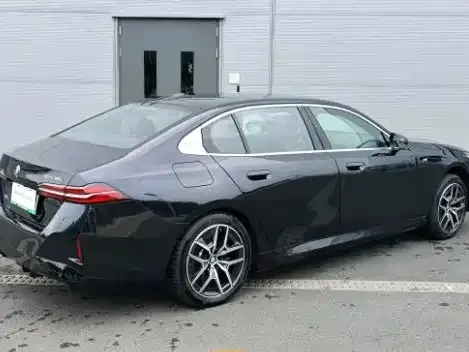 BMW i5 — фото 2