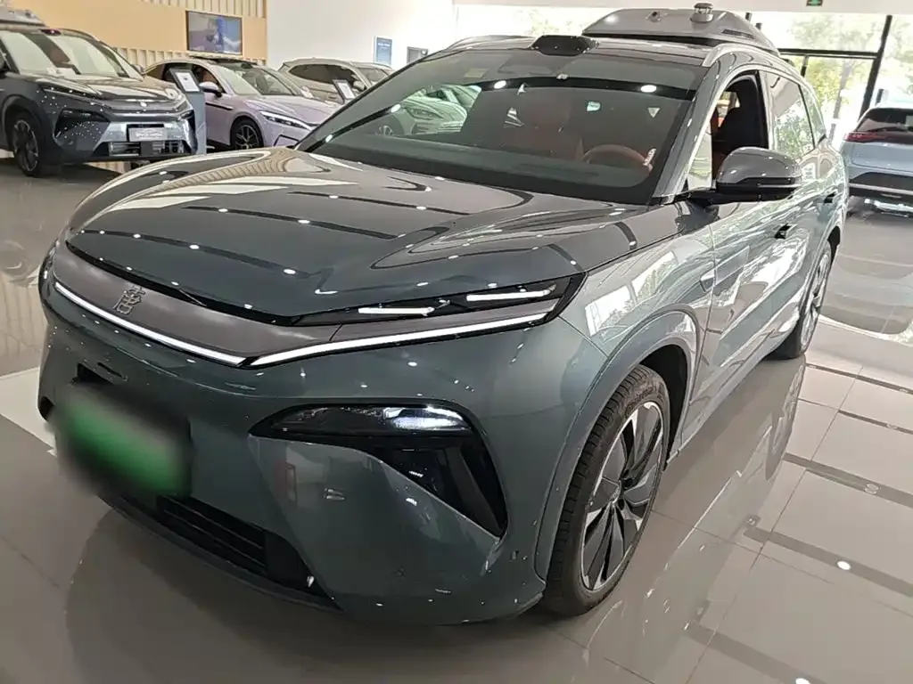 BYD Tang L — фото 1