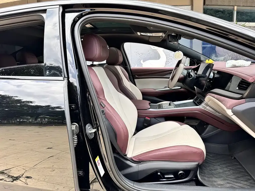 BYD Seal — фото 10