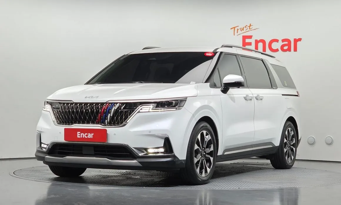 Kia Carnival — фото 1