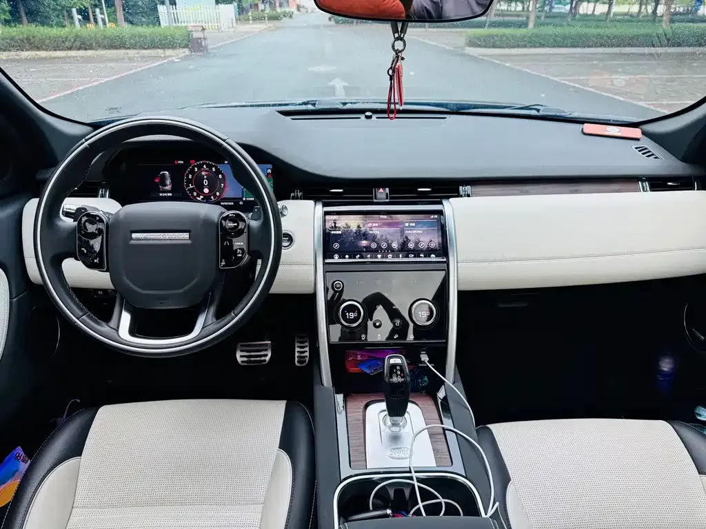 Land Rover Discovery Sport — фото 2