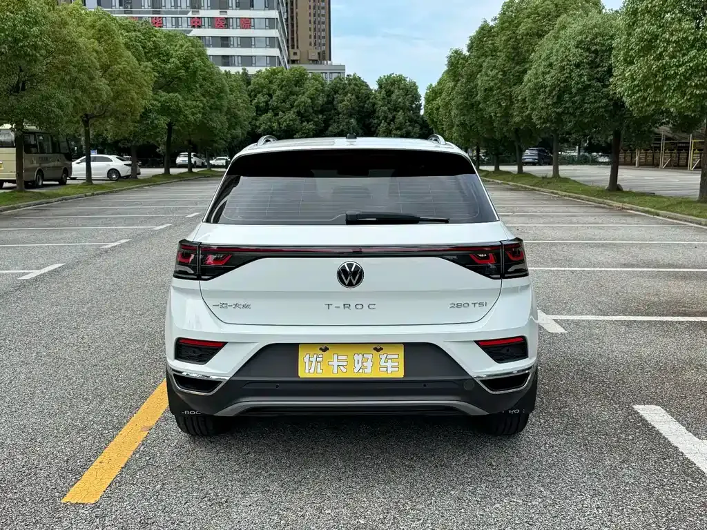 Volkswagen T-Roc — фото 9