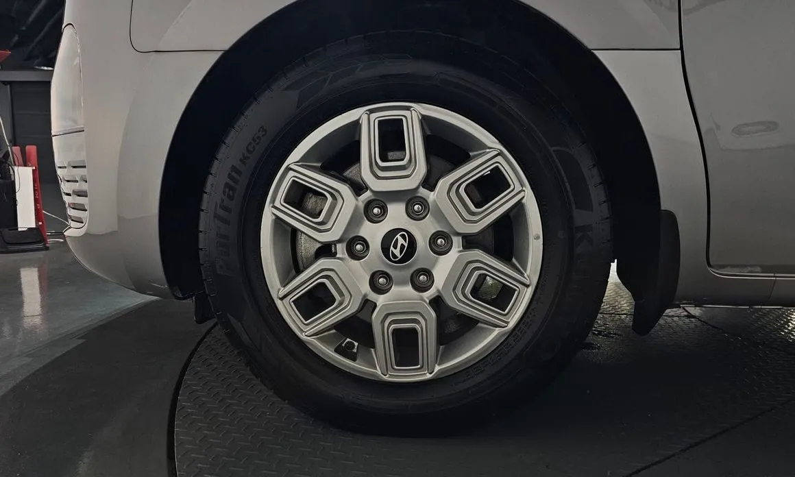 Hyundai Staria — фото 2