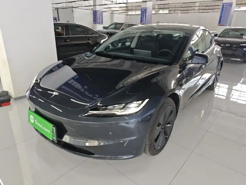 Tesla Model 3 — фото 1