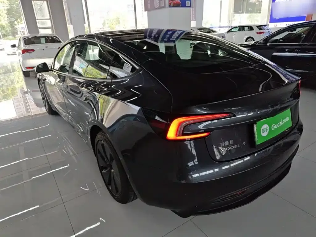 Tesla Model 3 — фото 6