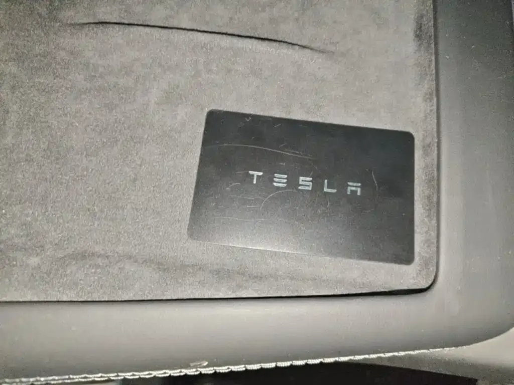 Tesla Model 3 — фото 8
