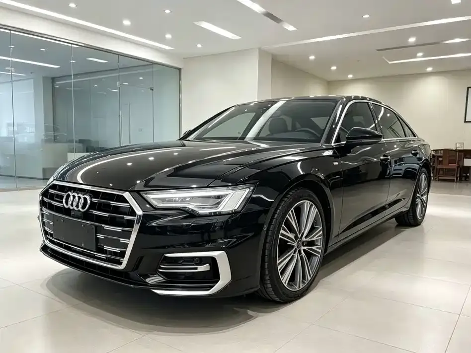 Audi A6L — фото 1