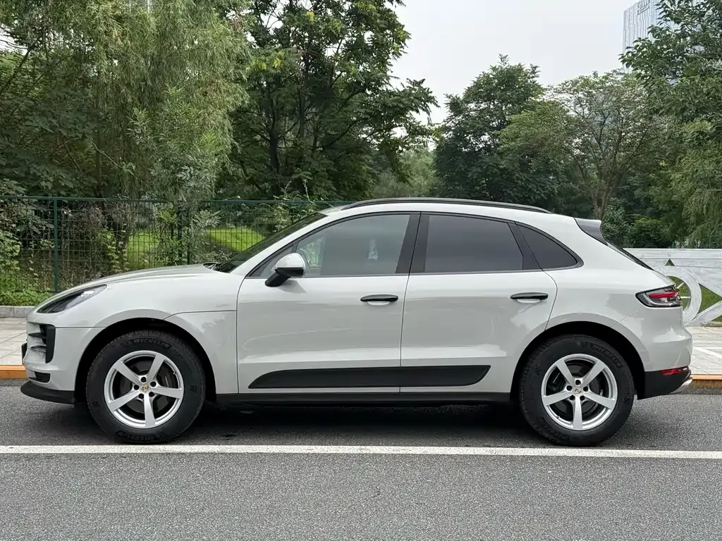 Porsche Macan — фото 10
