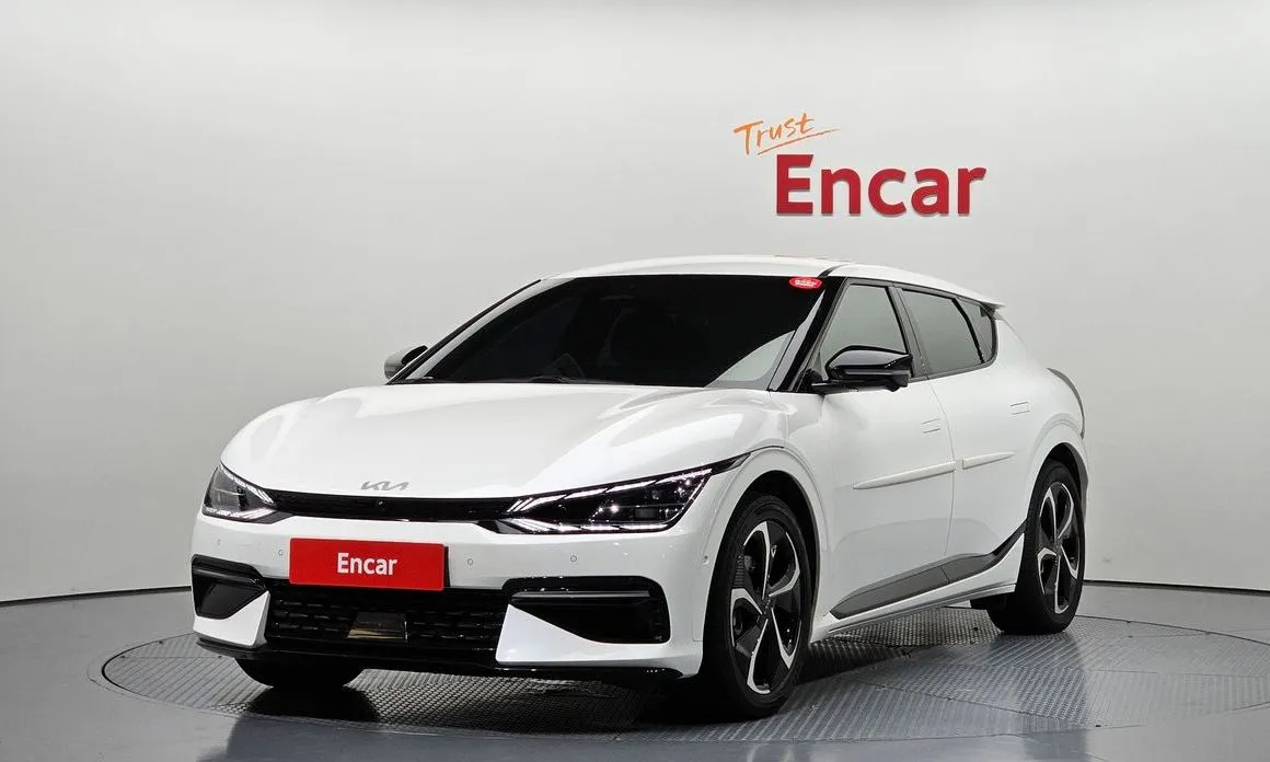 Kia EV6 — фото 1