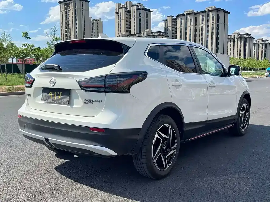 Nissan Qashqai — фото 8