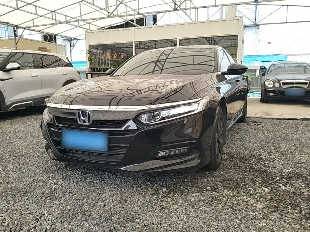 Honda Accord — фото 1