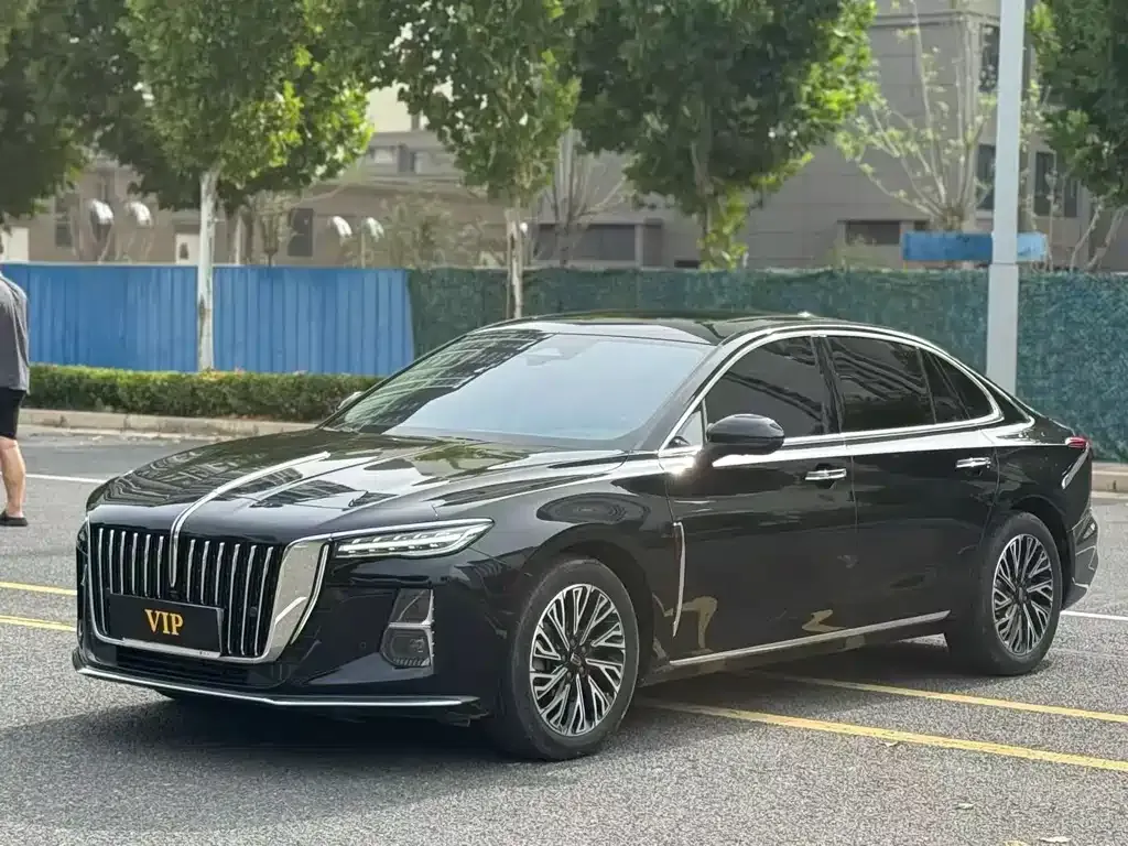Hongqi H5 — фото 1