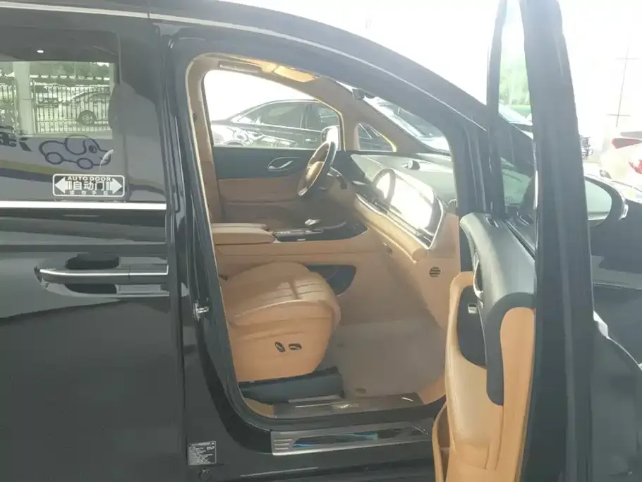 VOYAH Dreamer — фото 2