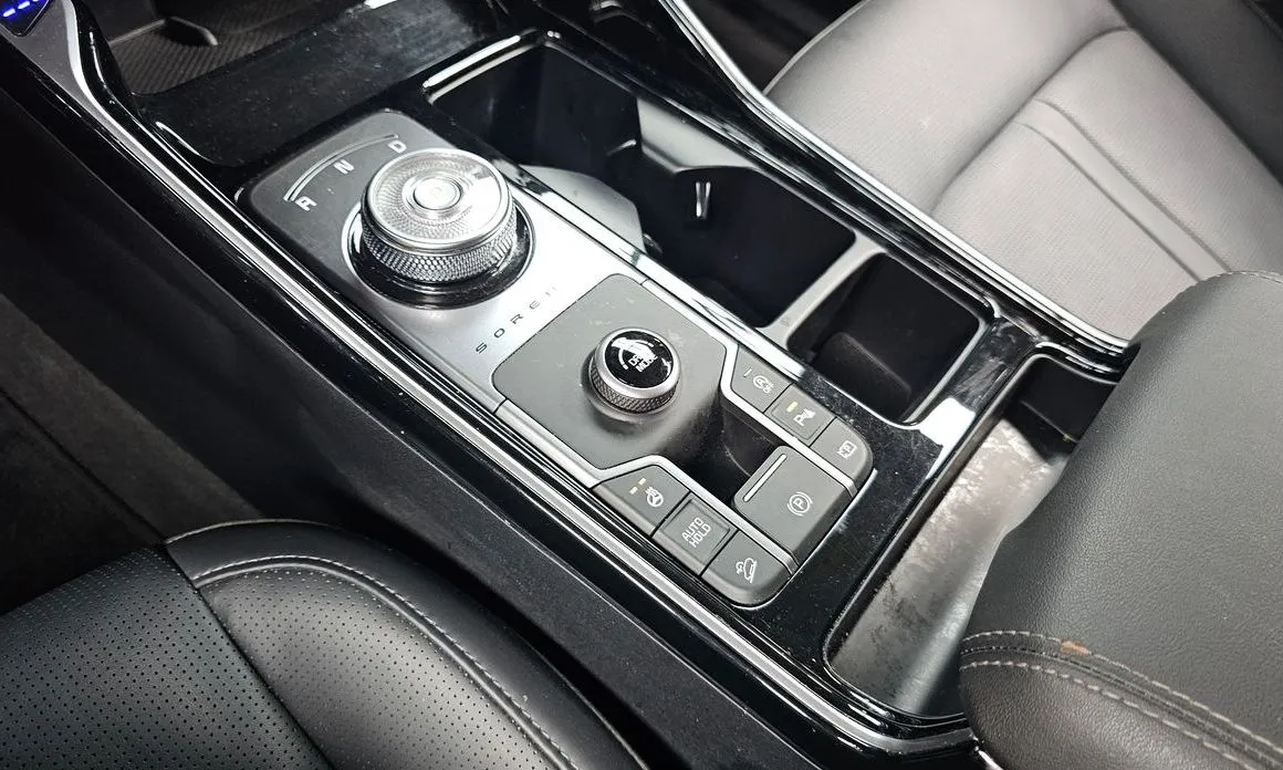 Kia Sorento — фото 10