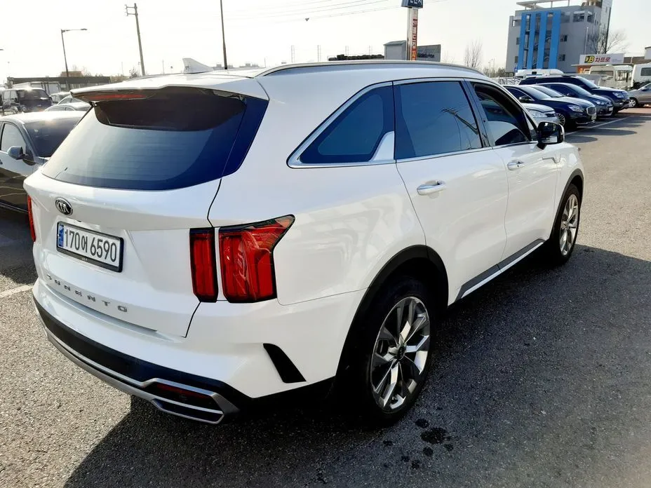 Kia Sorento — фото 5
