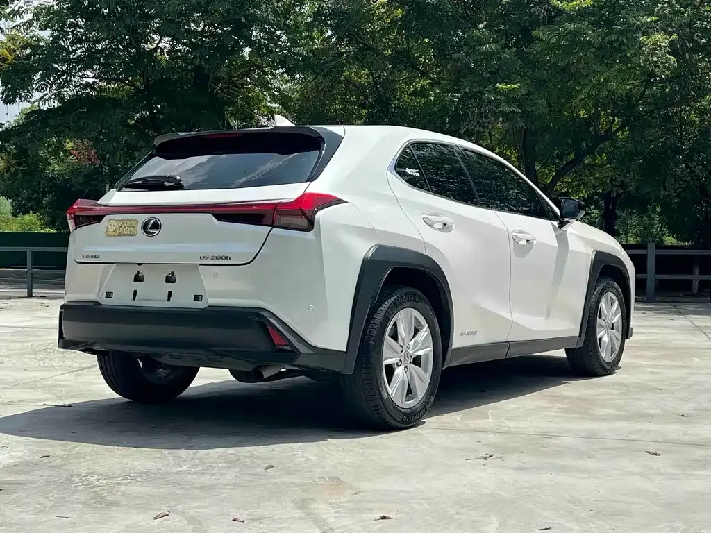 Lexus UX — фото 5