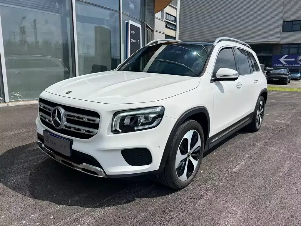 Mercedes-Benz GLB — фото 1