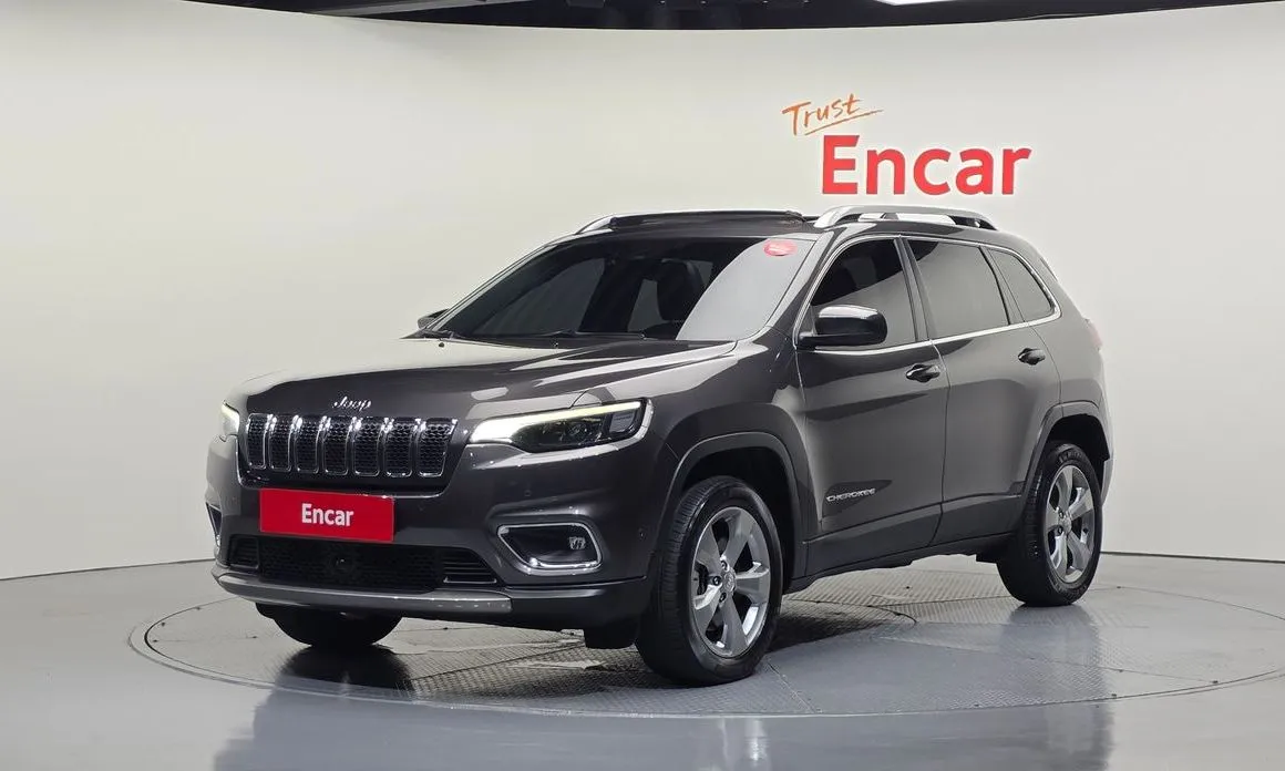 Jeep Cherokee — фото 1