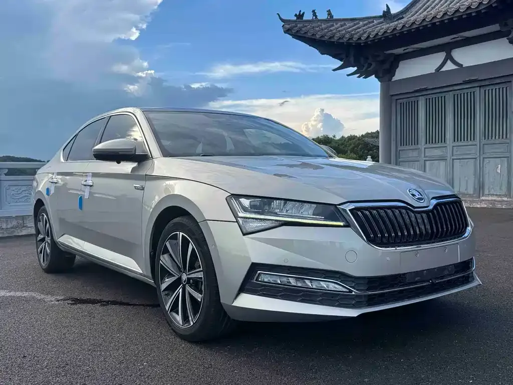 Skoda Superb — фото 3