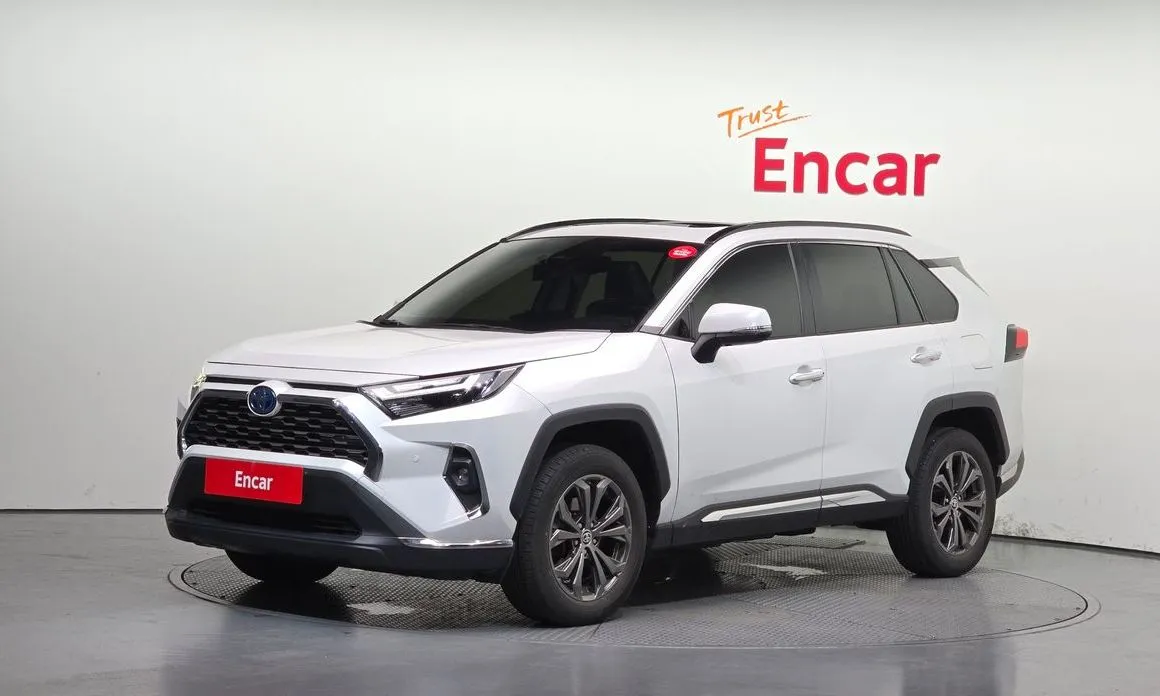 Toyota RAV4 — фото 1