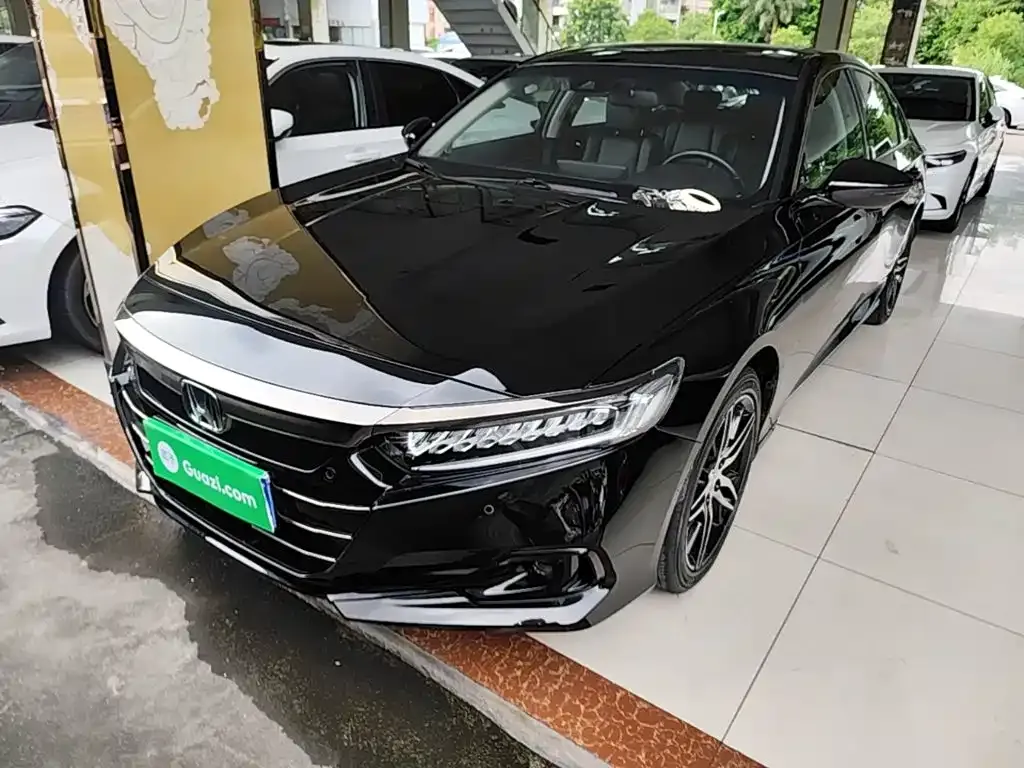 Honda Accord — фото 1
