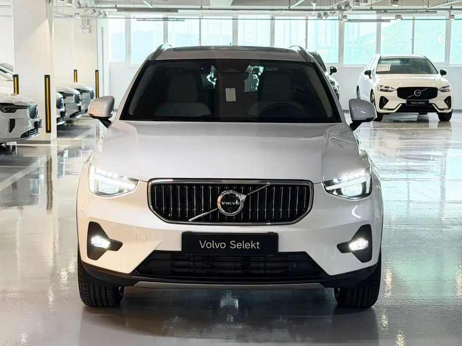 Volvo XC40 — фото 8