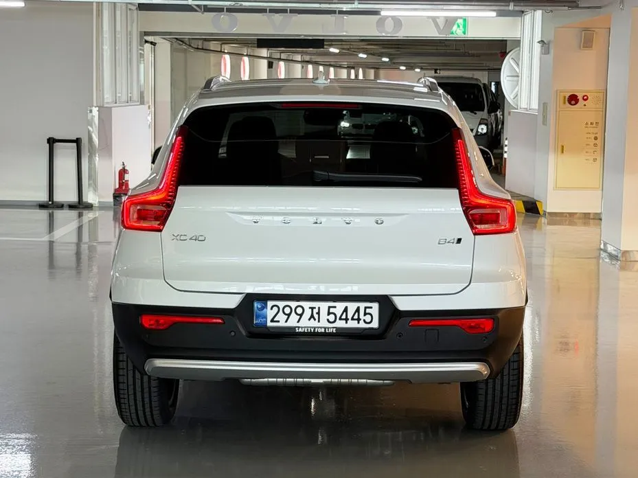 Volvo XC40 — фото 4