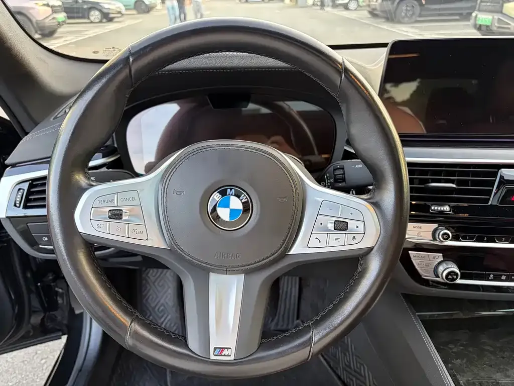 BMW 5 Series — фото 4