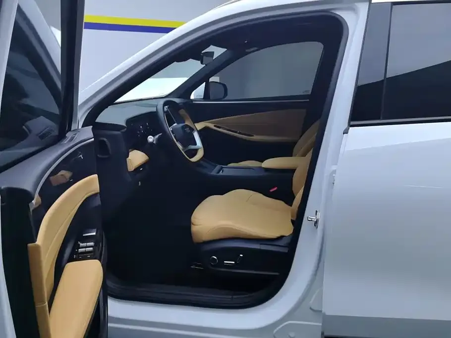 Geely Galaxy L7 — фото 9