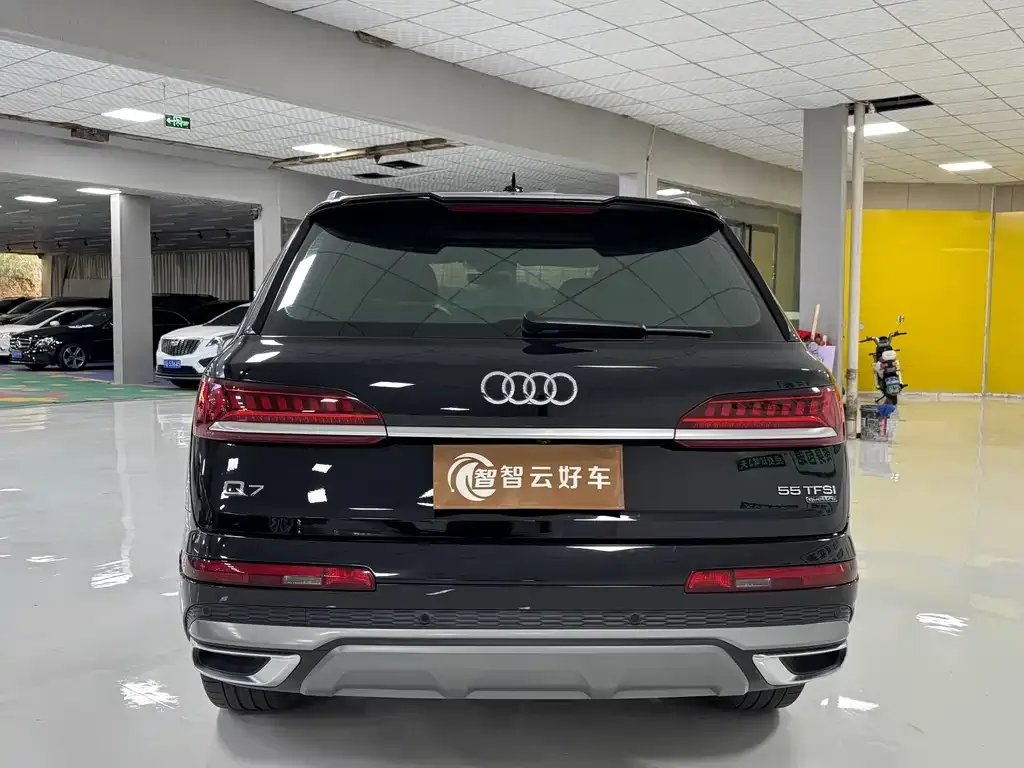 Audi Q7 — фото 4