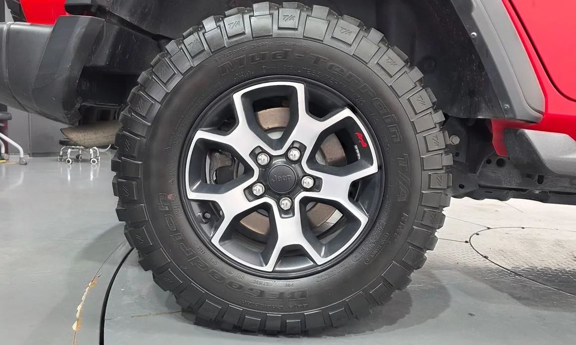 Jeep Wrangler — фото 10
