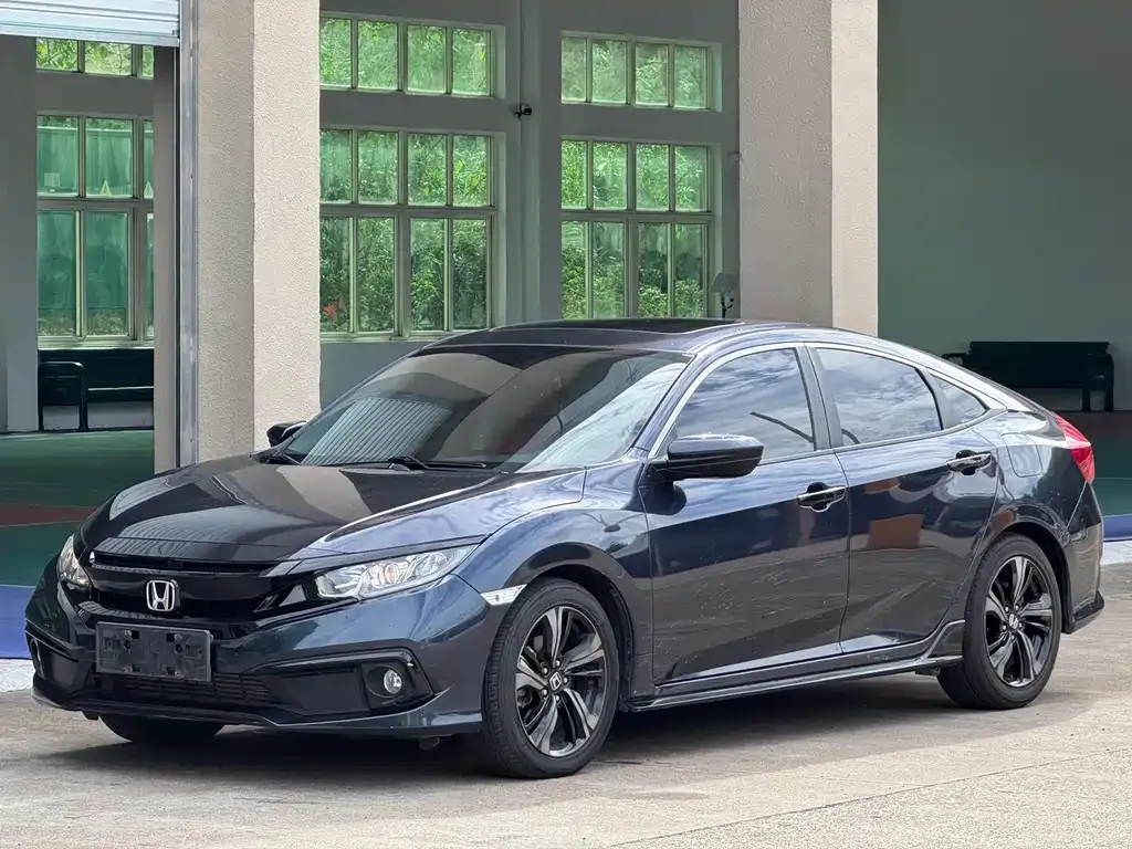 Honda Civic — фото 1