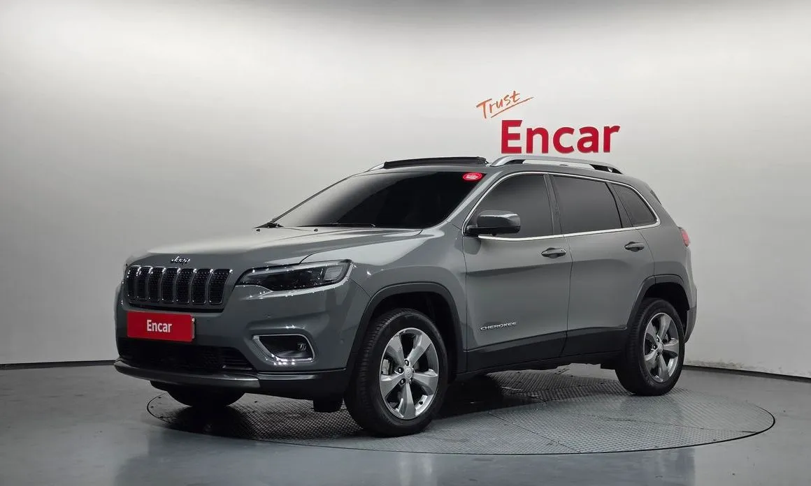 Jeep Cherokee — фото 1